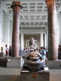 ale z výstavních sálů už dýchá pouze historie