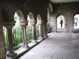 Z krypty se vychází touto chodbou