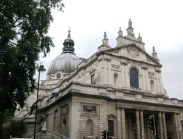 A jsme ve čtvrti Kennsington