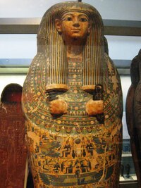 Tahle dáma vypadá jako skládací Matrjoška