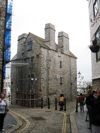 Jeden ze zachovalých domů ve čtvrti Barbican