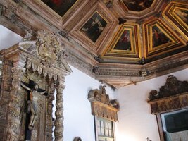 i nádherné kazetové stropy