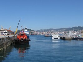 a v přístavu zůstávají jen ty menší domácí