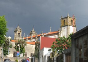Kolem kláštera Convento do Populo míříme