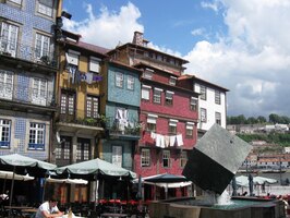 Dole u řeky Douro už je to okázalajší