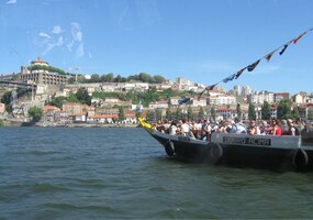 Tady zdravíme posádku spřátelené lodě