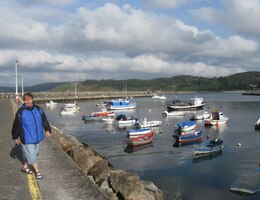 jen opuštěné bárky čekaly na druhý den