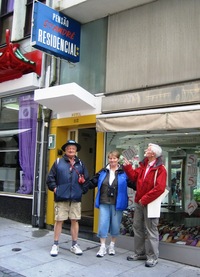 a za chvíli už před penzionem v Porto - 11.5. ve 13:00