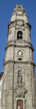 Je to Torre dos Clerigos - symbol města Porto