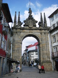 Ta končí branou Arco de la Nouvele Porte