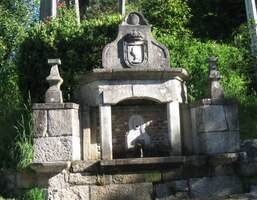 Druhý den ráno u zdobné kašny Fuente Quiteiro de Penas