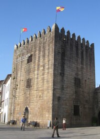 Jsou tu i dvě městské věže - Torre de Cadeia Velha a Torre de San Paulo