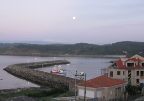 A v noci pak svítí už jen chladný měsíc