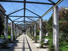 Příjemný městský park v Redondele