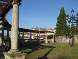 Patří k němu i park Parque Infantil