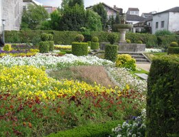 až na náměstí Praca de Municipio