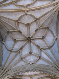 Z pohledu na strop je to více než zřejmé