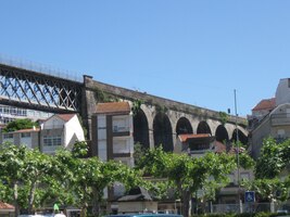 Kombinace železného mostu se zděným viaduktem