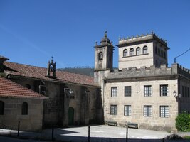 Klášter Covento de Vilavella na vstupu do města Redondela