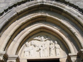 Je raně gotická (jak dokazuje její portál)