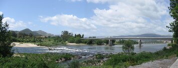 Tohle je asi poslední jez před jejím ústím do Atlantiku