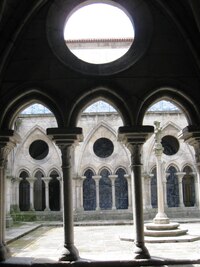 a vliv maurské architektury je více než zřejmý