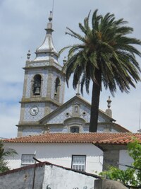 přes níž vede cesta ke kostelu ve vsi Arcos