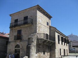 Zmodernizované albergue s muzeem v historické budově Casa de la Torre