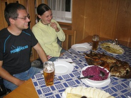 Večer se někteří loučili husími hody