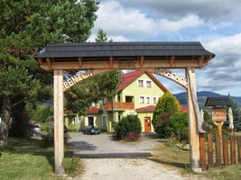 Nad vsí je tento ranč