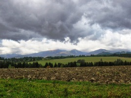 Nikoliv, to je jen déšť a mlha