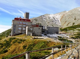 a letitým hotelem Encián v roli vedlejší