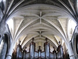 Klenby jsou ovšem divem nádherné pozdní gotiky