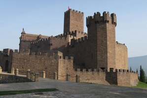 zdejším rodákem Franciscem de Javier,