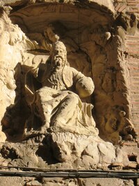 okolo portálu kláštera Convento la Trinidad