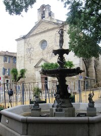 Přístřeší jsme našli až ve městě Vauvert