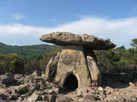 Nachází se zde i megalitický dolmen -