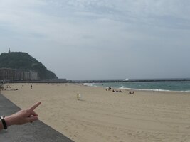 Až tady na městské pláži Concha je to jasné