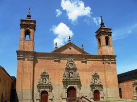 který slouží jako velkokapacitní hotel