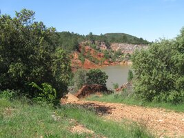 Vlevo nás provázel kaňon malé říčky