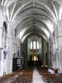 jejích dvou nestejných částí (asi z různých dob)