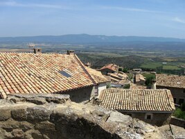 Nedaleko odsud leží opevněné město Sos