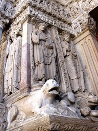 a jdeme si do katedrály pro kredenciály (poutnické průkazy)