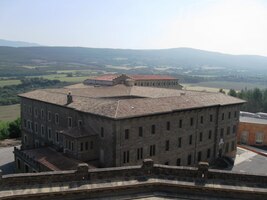 i blízkými (zde na místní jezuitský klášter)