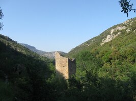 Vedla tudy stará římská cesta (původní strážní věž)