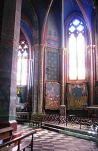 měnící se v každé části stavby