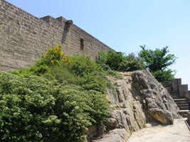 Z vysokého návrší, kde dříve stávala pevnost,