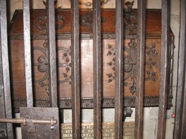 Je tu i truhla s ostatky navarrských králů