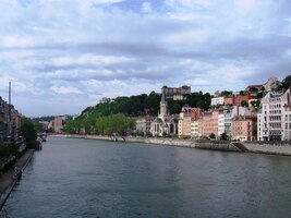 Pohled na nábřeží řeky Saony