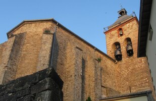 My dnes ale nocujeme ve městě Monreal,